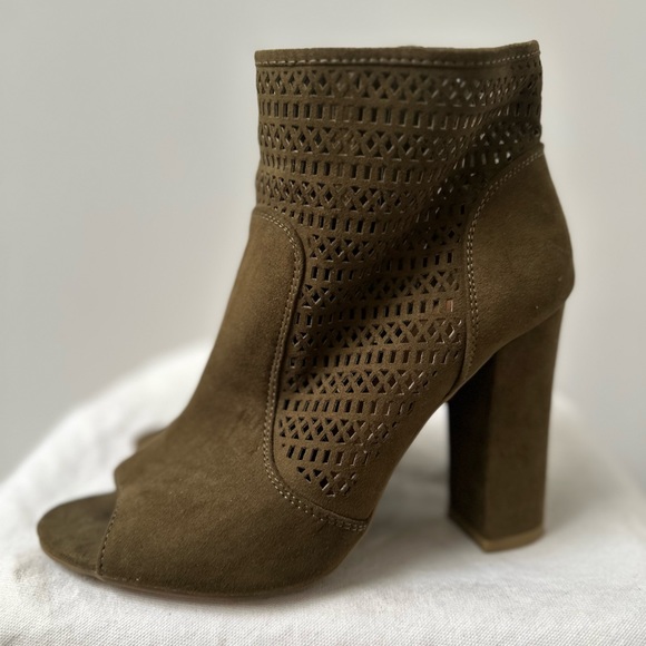 Bamboo Olive Open Toe Heel - Picture 4 of 5